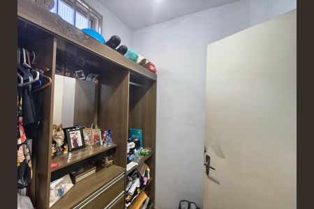 Casa à venda com 216m², 3 quartos e 4 vagas Casa à venda com 216m², 3 quartos e 4 vagasArmario