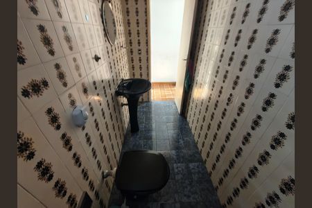 Casa à venda com 216m², 3 quartos e 4 vagas Casa à venda com 216m², 3 quartos e 4 vagasLavabo