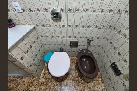 Casa à venda com 216m², 3 quartos e 4 vagas Casa à venda com 216m², 3 quartos e 4 vagasBanheiro 2