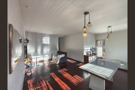 Sala de casa à venda com 3 quartos, 216m² em Taquara, Rio de Janeiro