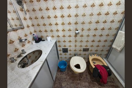Casa à venda com 216m², 3 quartos e 4 vagas Casa à venda com 216m², 3 quartos e 4 vagasBanheiro