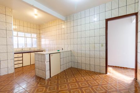 Casa à venda com 83m², 2 quartos e 2 vagas Casa à venda com 83m², 2 quartos e 2 vagasCozinha