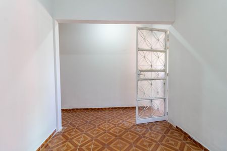 Casa à venda com 83m², 2 quartos e 2 vagas Casa à venda com 83m², 2 quartos e 2 vagasSala
