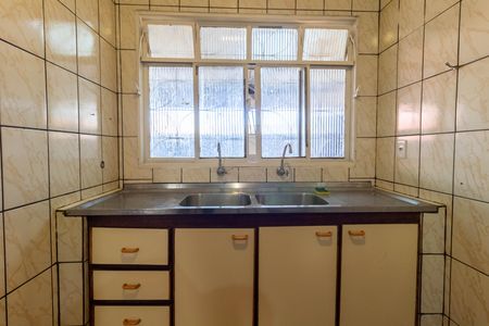 Casa à venda com 83m², 2 quartos e 2 vagas Casa à venda com 83m², 2 quartos e 2 vagasCozinha