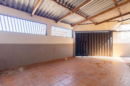 Casa à venda com 83m², 2 quartos e 2 vagas Casa à venda com 83m², 2 quartos e 2 vagasVaranda