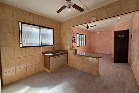 Cozinha de apartamento para alugar com 1 quarto, 45m² em Guilhermina, Praia Grande