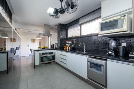 Apartamento à venda com 271m², 3 quartos e 4 vagas