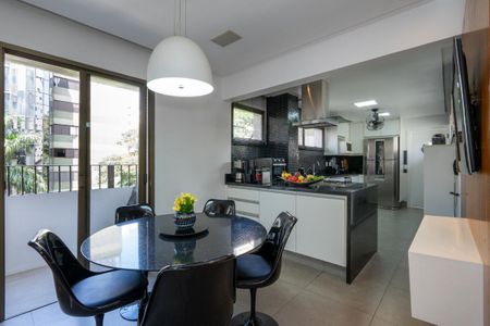 Apartamento à venda com 3 quartos, 271m² em Vila Morumbi, São Paulo