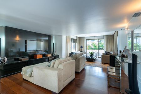 Apartamento à venda com 271m², 3 quartos e 4 vagas