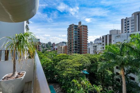 Apartamento à venda com 271m², 3 quartos e 4 vagas