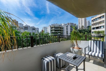 Apartamento à venda com 271m², 3 quartos e 4 vagas