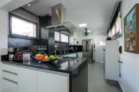 Apartamento à venda com 271m², 3 quartos e 4 vagas