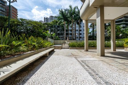 Apartamento à venda com 271m², 3 quartos e 4 vagas