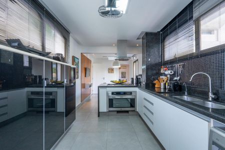 Apartamento à venda com 271m², 3 quartos e 4 vagas