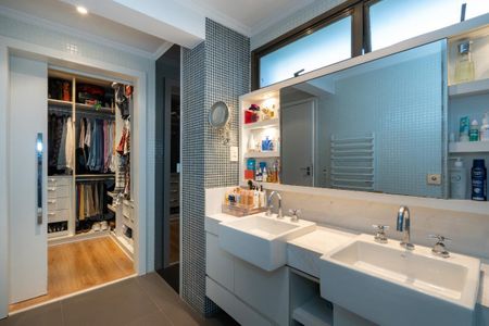 Apartamento à venda com 271m², 3 quartos e 4 vagas