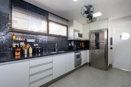 Apartamento à venda com 3 quartos, 271m² em Vila Morumbi, São Paulo
