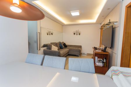Apartamento para alugar com 70m², 2 quartos e 2 vagasSala