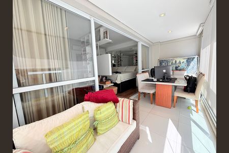 Apartamento à venda com 50m², 1 quarto e 1 vaga Apartamento à venda com 50m², 1 quarto e 1 vagaVaranda