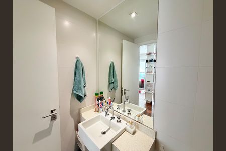 Banheiro de apartamento à venda com 1 quarto, 50m² em Vila Gertrudes, São Paulo