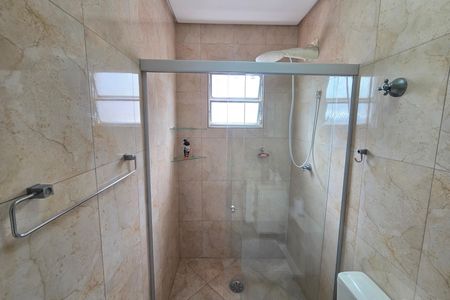 Apartamento para alugar com 190m², 2 quartos e 1 vaga Apartamento para alugar com 190m², 2 quartos e 1 vagaBanheiro da Suíte 1