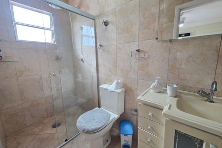 Apartamento para alugar com 190m², 2 quartos e 1 vaga Apartamento para alugar com 190m², 2 quartos e 1 vagaBanheiro da Suíte 1