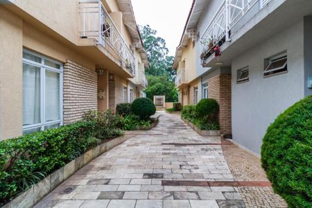 Foto 02 de casa de condomínio à venda com 3 quartos, 136m² em Jardim Maria Duarte, São Paulo