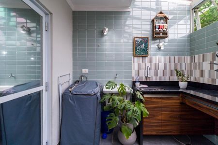 Foto 03 de casa de condomínio à venda com 3 quartos, 136m² em Jardim Maria Duarte, São Paulo
