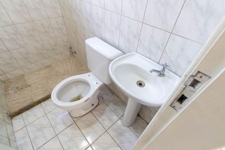 Apartamento para alugar com 46m², 2 quartos e 1 vaga Apartamento para alugar com 46m², 2 quartos e 1 vagaBanheiro