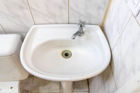 Apartamento para alugar com 46m², 2 quartos e 1 vaga Apartamento para alugar com 46m², 2 quartos e 1 vagaBanheiro