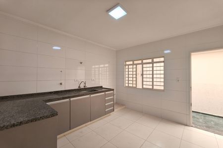 Casa para alugar com 250m², 3 quartos e 4 vagas Casa para alugar com 250m², 3 quartos e 4 vagasCozinha