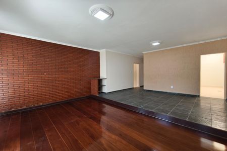 Sala de casa para alugar com 3 quartos, 250m² em Vila Proost de Souza, Campinas