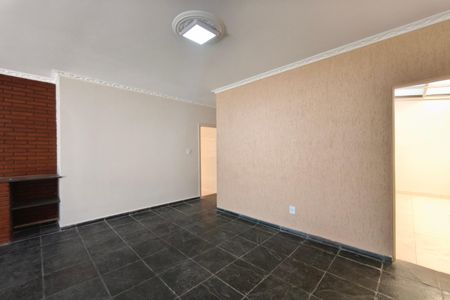 Casa para alugar com 250m², 3 quartos e 4 vagas Casa para alugar com 250m², 3 quartos e 4 vagasSala de Jantar