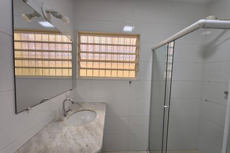 Casa para alugar com 250m², 3 quartos e 4 vagas Casa para alugar com 250m², 3 quartos e 4 vagasBanheiro Social