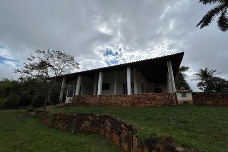 Casa para alugar com 600m², 6 quartos e 2 vagas Casa para alugar com 600m², 6 quartos e 2 vagasQuintal