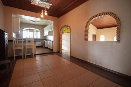 Casa para alugar com 600m², 6 quartos e 2 vagas Casa para alugar com 600m², 6 quartos e 2 vagasSala 3