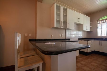 Casa para alugar com 600m², 6 quartos e 2 vagas Casa para alugar com 600m², 6 quartos e 2 vagasCozinha 1