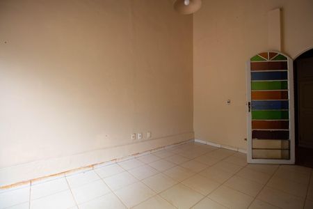 Casa para alugar com 600m², 6 quartos e 2 vagas Casa para alugar com 600m², 6 quartos e 2 vagasQuarto de Serviço