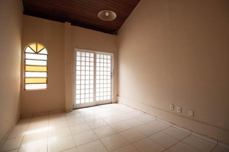 Casa para alugar com 600m², 6 quartos e 2 vagas Casa para alugar com 600m², 6 quartos e 2 vagasQuarto de Serviço
