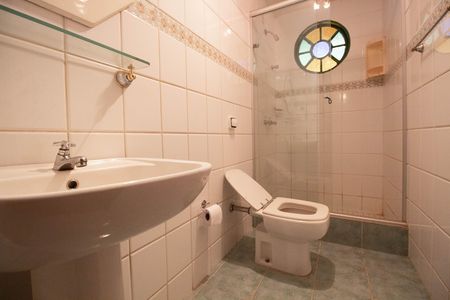 Casa para alugar com 600m², 6 quartos e 2 vagas Casa para alugar com 600m², 6 quartos e 2 vagasBanheiro Social