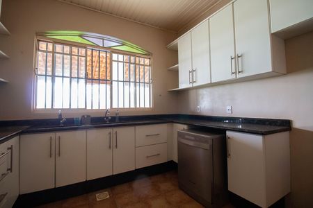Casa para alugar com 600m², 6 quartos e 2 vagas Casa para alugar com 600m², 6 quartos e 2 vagasCozinha 1
