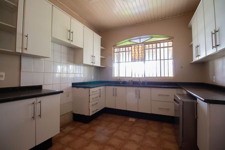 Casa para alugar com 600m², 6 quartos e 2 vagas Casa para alugar com 600m², 6 quartos e 2 vagasCozinha 1