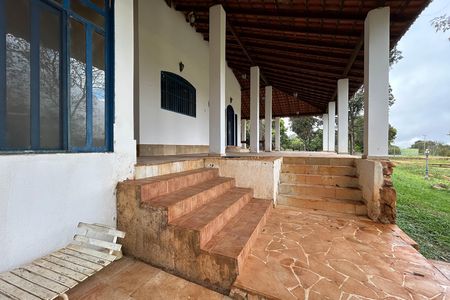 Casa para alugar com 600m², 6 quartos e 2 vagas Casa para alugar com 600m², 6 quartos e 2 vagasVaranda