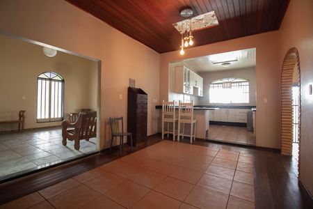 Casa para alugar com 600m², 6 quartos e 2 vagas Casa para alugar com 600m², 6 quartos e 2 vagasSala 3