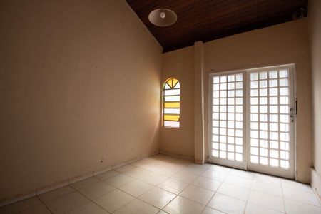 Casa para alugar com 600m², 6 quartos e 2 vagas Casa para alugar com 600m², 6 quartos e 2 vagasQuarto de Serviço