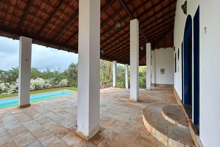 Casa para alugar com 600m², 6 quartos e 2 vagas Casa para alugar com 600m², 6 quartos e 2 vagasVaranda