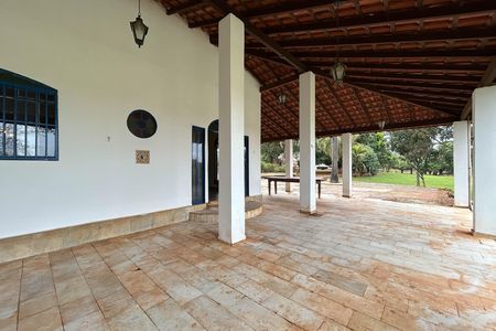 Casa para alugar com 600m², 6 quartos e 2 vagas Casa para alugar com 600m², 6 quartos e 2 vagasVaranda