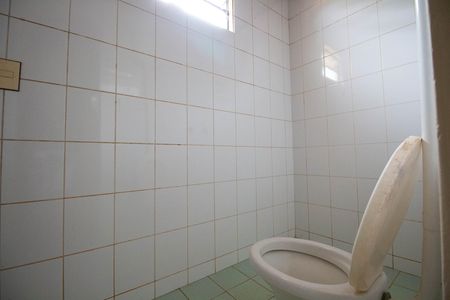 Casa para alugar com 600m², 6 quartos e 2 vagas Casa para alugar com 600m², 6 quartos e 2 vagasBanheiro de Serviço