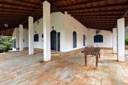 Casa para alugar com 600m², 6 quartos e 2 vagas Casa para alugar com 600m², 6 quartos e 2 vagasVaranda