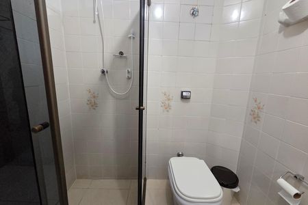 Banheiro de apartamento para alugar com 1 quarto, 64m² em Canto do Forte, Praia Grande