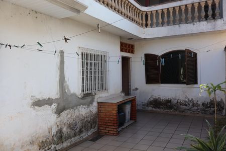 Casa para alugar com 200m², 3 quartos e 2 vagasQuintal 